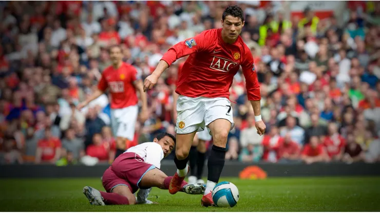 Cristiano Ronaldo versus Nolberto Solano, Premier League.
