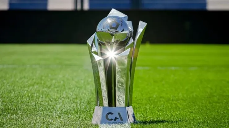 El trofeo de la Copa Argentina.
