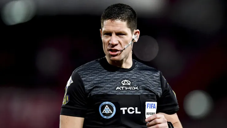 Nicolás Ramírez, el árbitro del Superclásico.