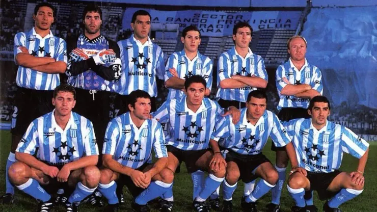 El equipo de Racing Club en uno de los partidos de la Copa Libertadores 1997. (Twitter)
