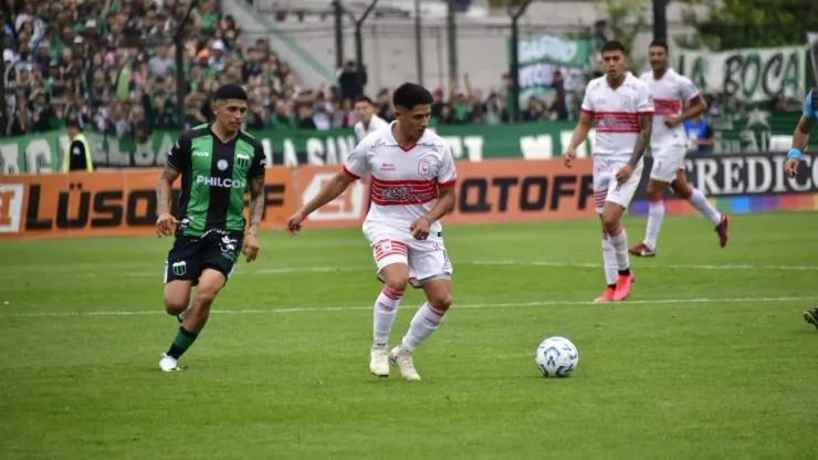 Nueva Chicago y Morón chocaron en Mataderos.
