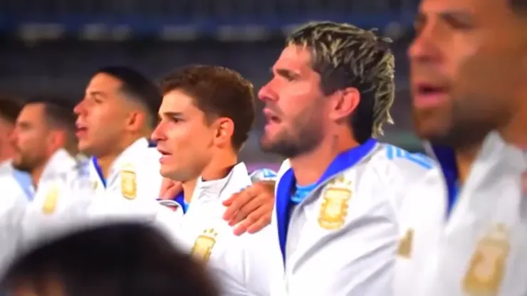 El momento del himno argentino.
