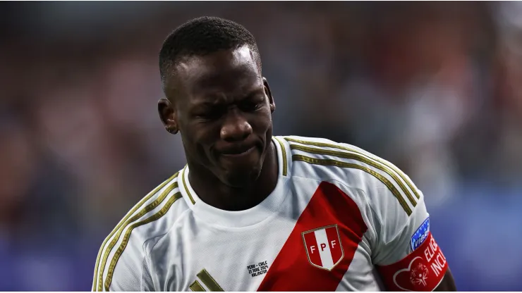 En Perú destruyeron a Luis Advíncula tras la goleada de Brasil: "Que se quede en Boca"