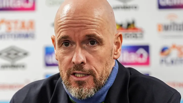 Erik ten Hag apuntó contra la prensa
