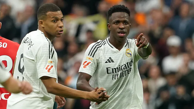 Mbappé y Vinícius, delanteros de Real Madrid.
