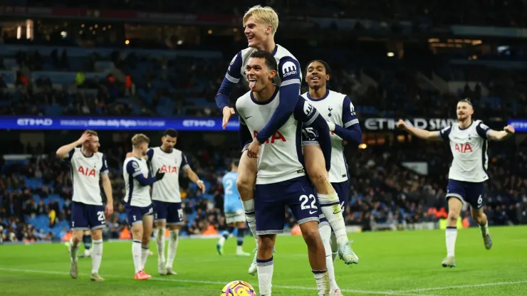 Los jugadores de Tottenham, a puro festejo.
