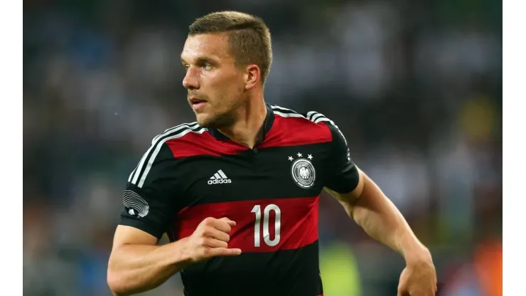 Podolski volta a ficar na mira do Flamengo, segundo jornal alemão