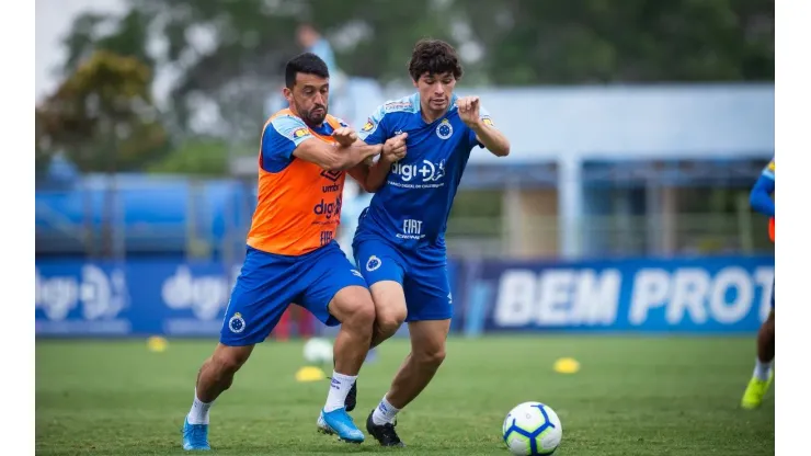 Fluminense poderá aproveitar rebaixamento do Cruzeiro para contratar lateral da Raposa