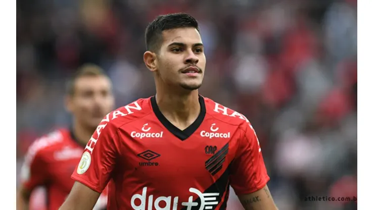 Bruno Guimarães ainda poderá render bolada ao Athletico no futuro