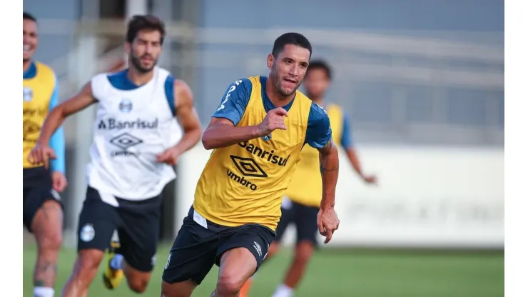 Com Thiago Neves, Grêmio divulga lista de relacionados para Brasileirão