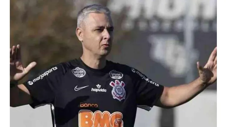 Tiago Nunes justifica derrota do Corinthians por questões físicas