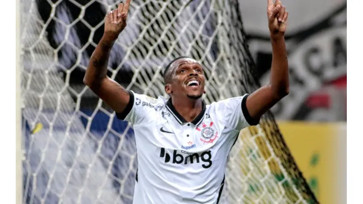 Com Jô e Piton, Corinthians está confirmado para jogo contra o América-MG