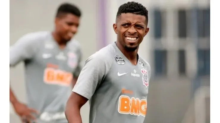 Cafú foi elogiado pelo comandante do Corinthians - Foto: Rodrigo Coca/Corinthians.
