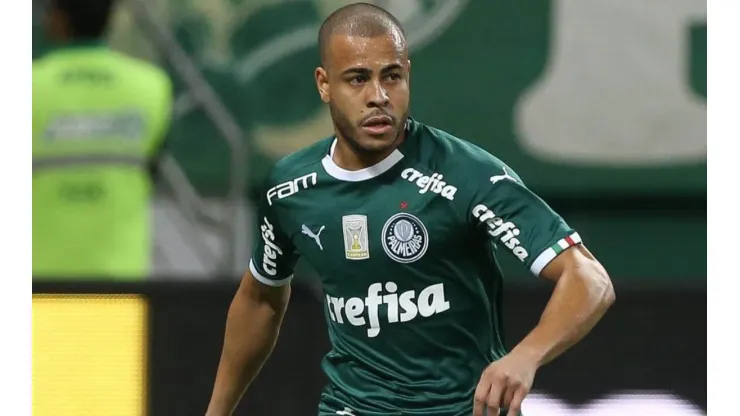 Mayke é expulso e causa problemas para Abel Ferreira no Palmeiras