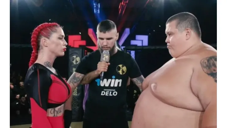 Youtuber de 240 kg foi nocauteado por lutadora de 63 kg
