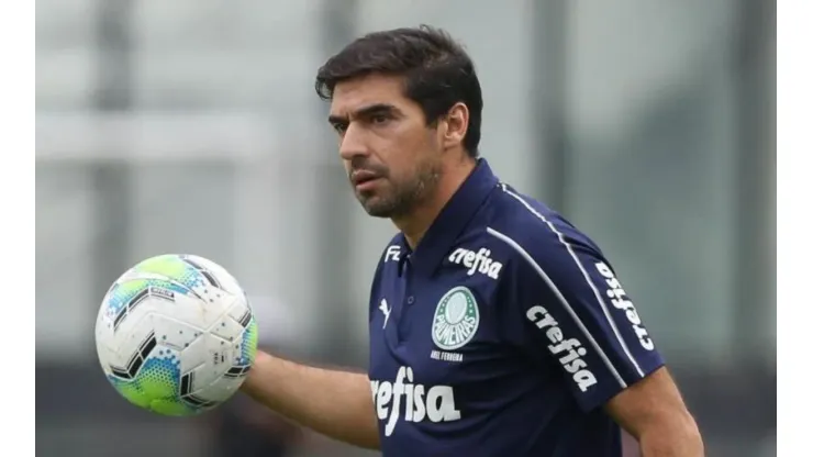 Reforço indicado por Abel não anima e Palmeiras busca ajuda com "analista de mercado" para novas contratações