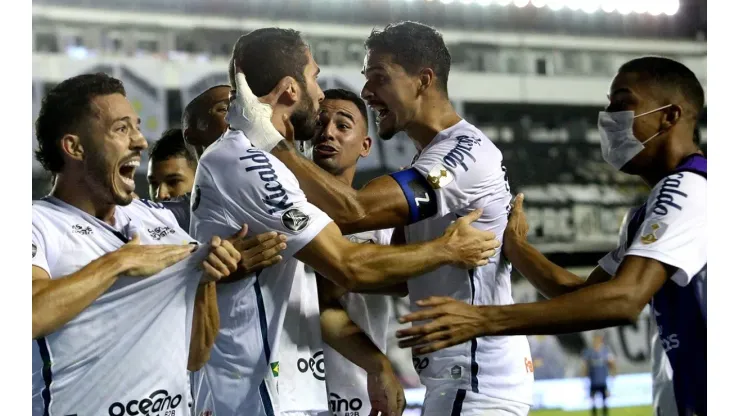 Santos é favorito para o duelo contra o Boca Juniors, segundo o comentarista Casagrande
