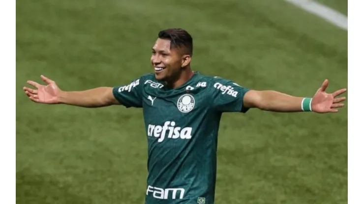 Rony rasga elogios aos companheiros de grupo