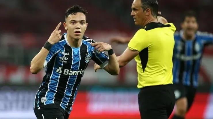 Pepê foi vendido na tarde desta quinta-feira para o Porto, mas segue no Grêmio até o segundo semestre. (Foto: Getty Images)