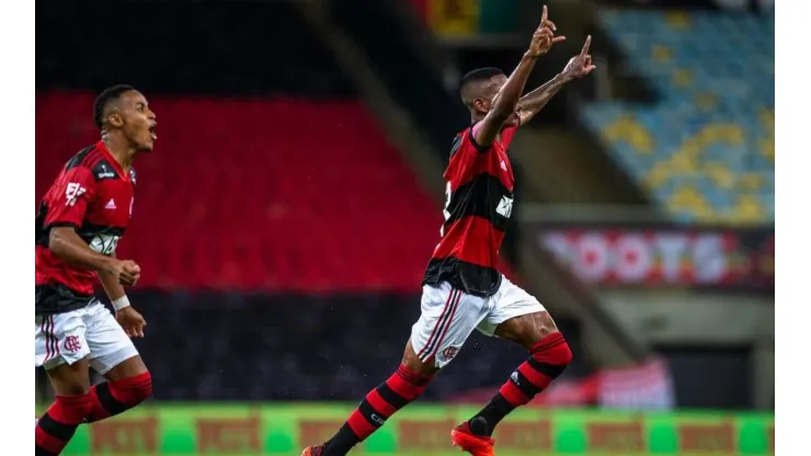 Max deu a vitória por 1 a 0 ao Flamengo
