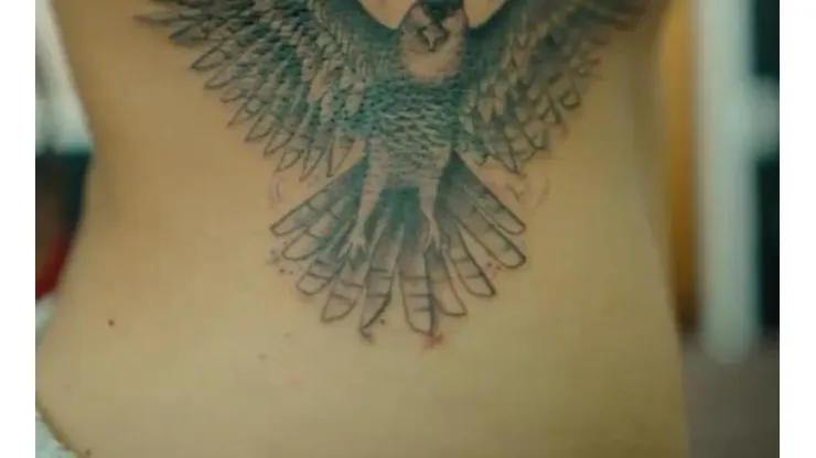 Tatuagem feita por Paula Amorim em homenagem à tribo Carcará (Foto: Reprodução/Instagram)
