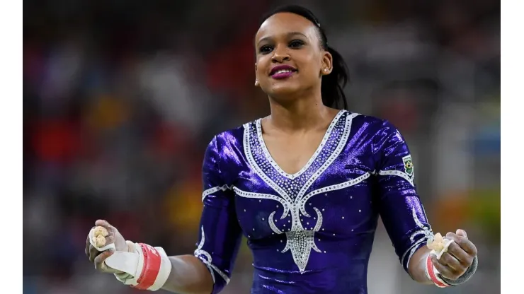 Rebeca Andrade faz história nas Olimpíadas ao levar ouro no salto
