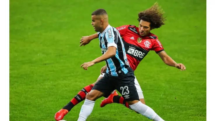 Grêmio e Flamengo, em campo pelas quartas da Copa do Brasil (Foto: Pedro H. Tesch/AGIF)
