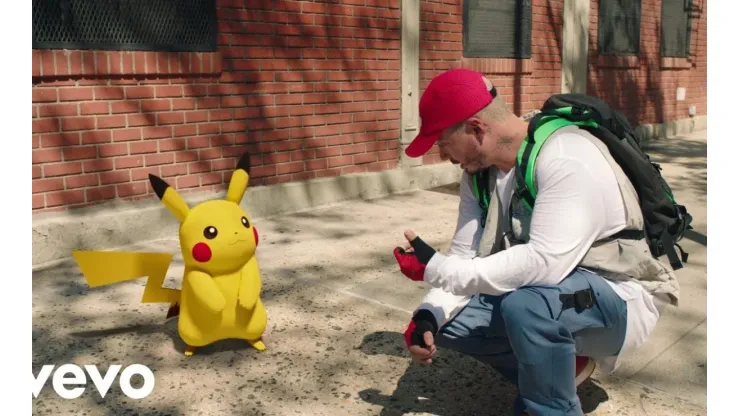 J. Balvin lança música celebrando os 25 anos de Pokémon – Imagem: Reprodução/YouTube
