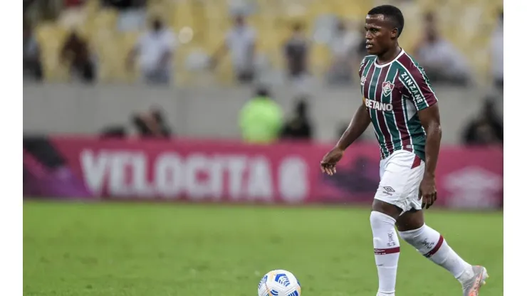 Jhon Arias fala sobre expectativa da partida contra o Santos (Foto: Thiago Ribeiro/AGIF)
