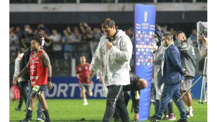 Carille comemora vitória e fala em começo de mudança: "Esperamos que essa mudança possa ter começado hoje com a vitória". (Foto: Fernanda Luz/AGIF)
