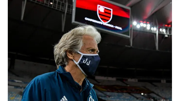 “Minha mala está sempre pronta”, diz Jorge Jesus após apelo de torcedores do Flamengo. (Foto: Thiago Ribeiro/AGIF)
