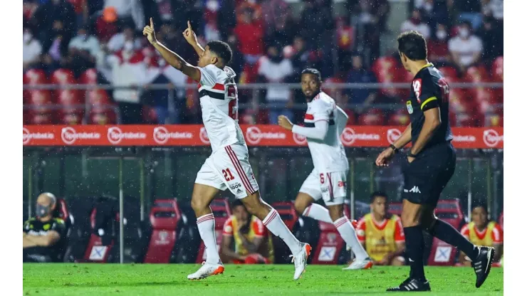 Com gol de Gabriel Sara, São Paulo vence o Inter (Foto: Marcello Zambrana/AGIF)
