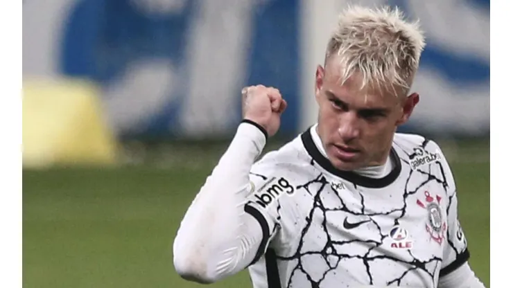 Róger Guedes marcou o gol da vitória do Corinthians no último minuto (Foto: Ettore Chiereguini/AGIF)
