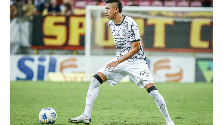 Foto: Paulo Paiva/AGIF | Cantillo está fora do jogo entre Atlético-MG x Corinthians
