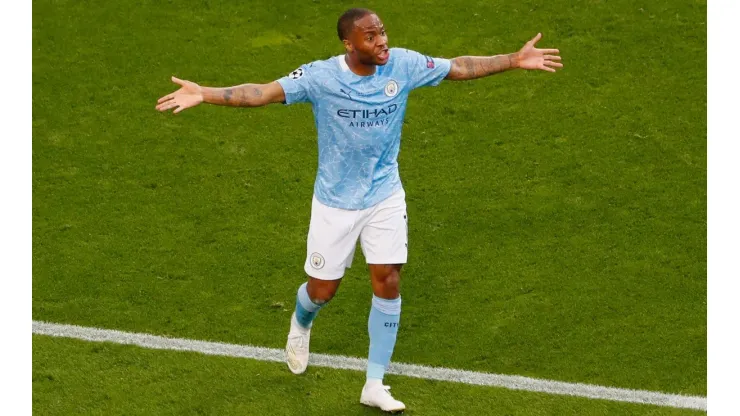 Foto: Susan Vera - Pool/Getty Images | Sterling fica em 2º plano no Barcelona
