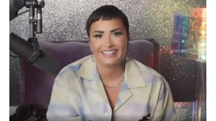 Em maio Demi Lovato declarou em seu podcast ser uma pessoa não-binária.
