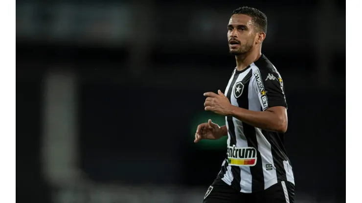 Marco Antônio ainda tem futuro incerto no Botafogo (Foto: Jorge Rodrigues/AGIF)
