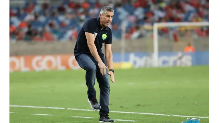 Jorginho na beira do campo no duelo Cuiabá x Internacional (Foto: AssCom Dourado)
