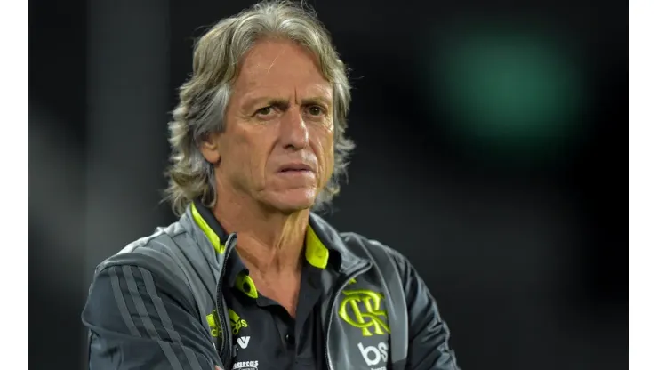 Foto: Thiago Ribeiro/AGIF - Jorge Jesus teve seu nome cantado pela torcida do Fla na partida contra o Ceará
