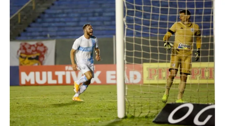 Ricardo Chicarelli/Londrina - Tarik, meia do Botafogo-SP
