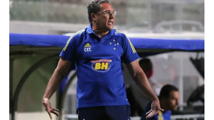 Luxa não prioriza atacante que não renovará com o Cruzeiro
