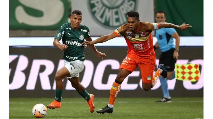 Alexandre Schneider/Getty Images - Luís Cangá, zagueiro do Vasco
