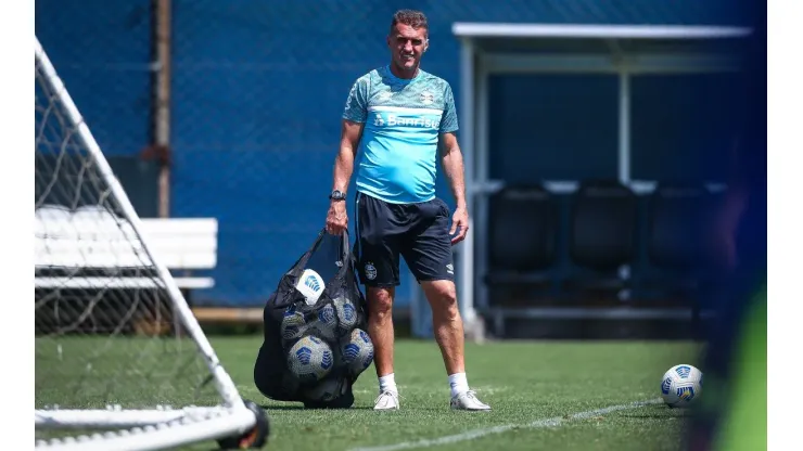 Jogador não está na lista de prioridades de Mancini e deve deixar o Grêmio
