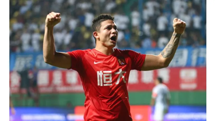 Foto: Getty Images/Visual China Group via Getty Images - Elkeson se tornou ídolo na China e agora pode atuar novamente no Brasil pelo Grêmio
