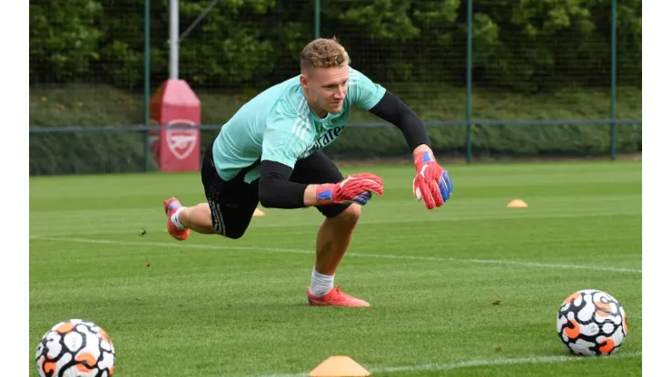 Goleiro em baixa no Arsenal pode reforçar o Newcastle
