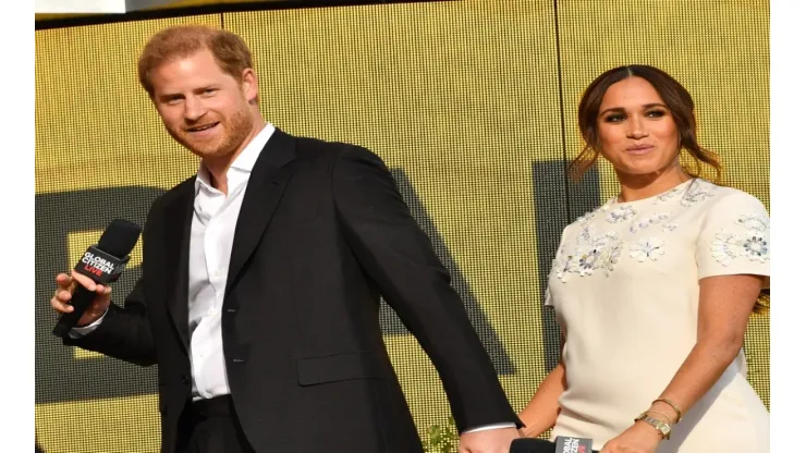 Harry e Meghan Markle se juntam a Neil Young e Joni Mitchel em movimento que cobra explicações do Spotify sobre fake news
