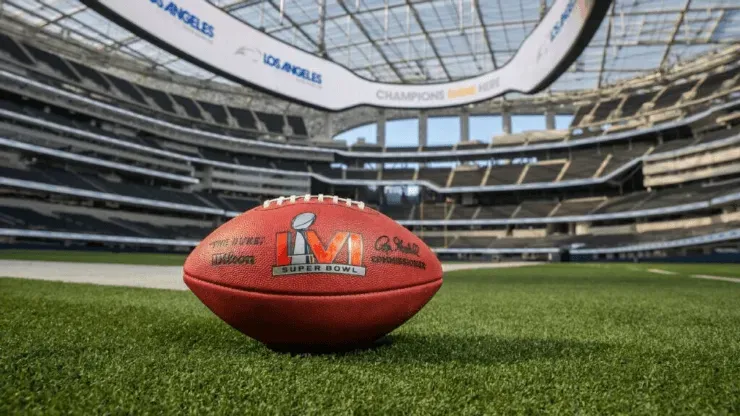 Divulgação Rede Tv! – Imagem da bola que será usada no Super Bowl LVI