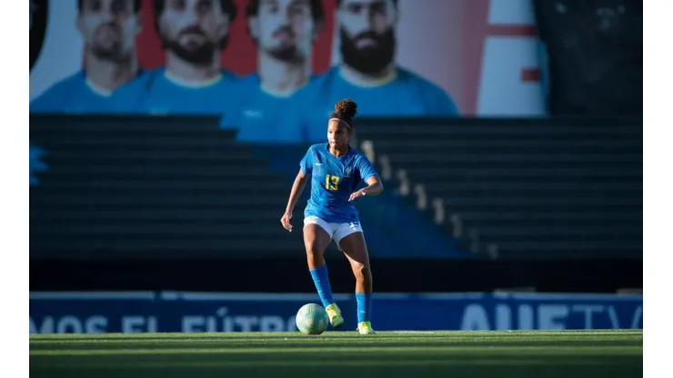 Luíza com a camisa da Seleção Brasileira (Foto: Arquivo Pessoal)
