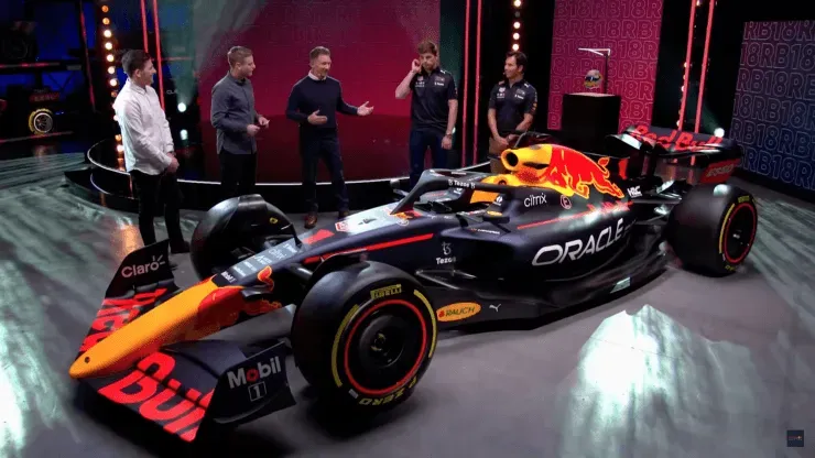 Foto divulgação Red Bull Racing – Christian Horner com os pilotos na apresentação do carro para 2022