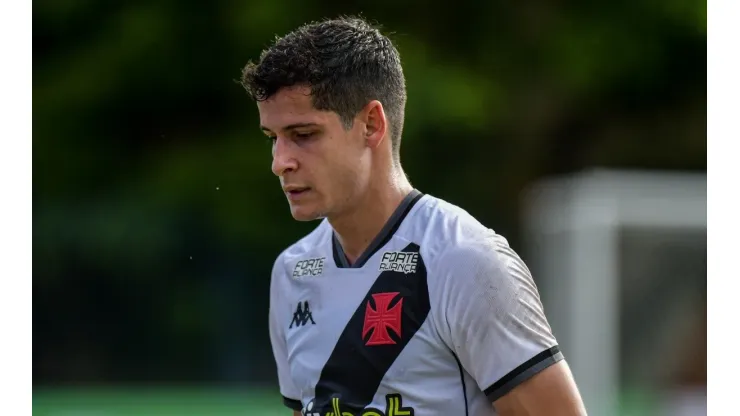 Foto: Thiago Ribeiro/AGIF | Matheus Barbosa concede entrevista coletiva no Vasco
